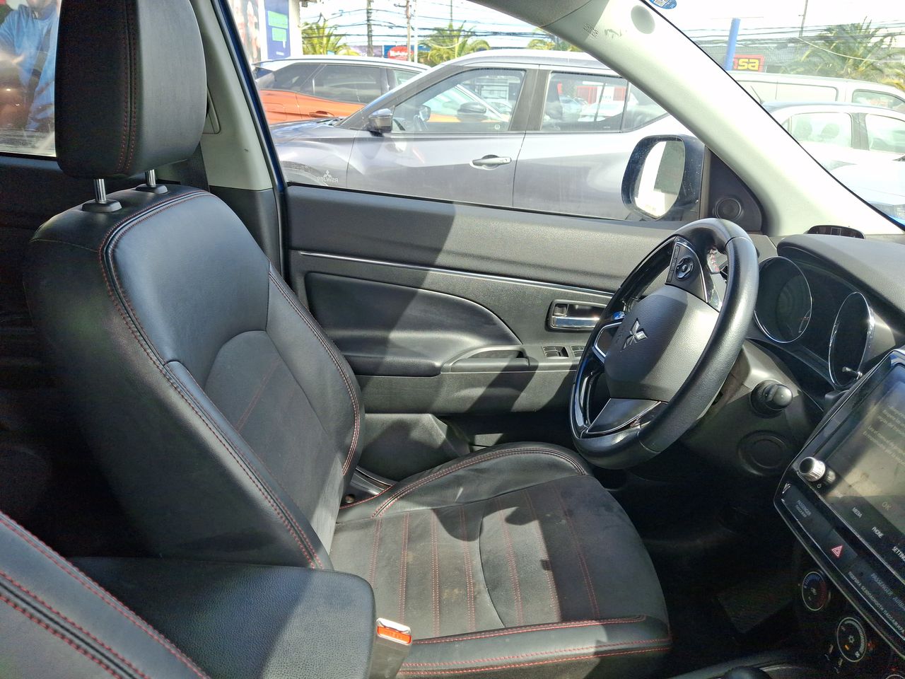 Mitsubishi Asx — foto 17 de 35