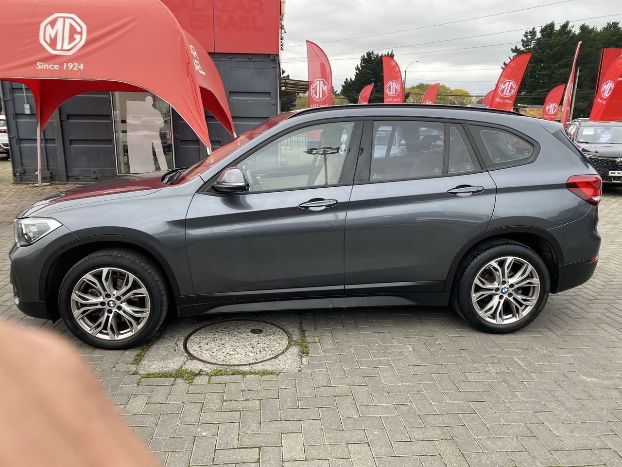 BMW - 4