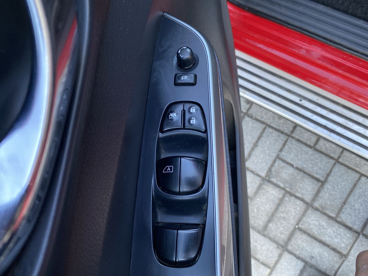 NISSAN - 15