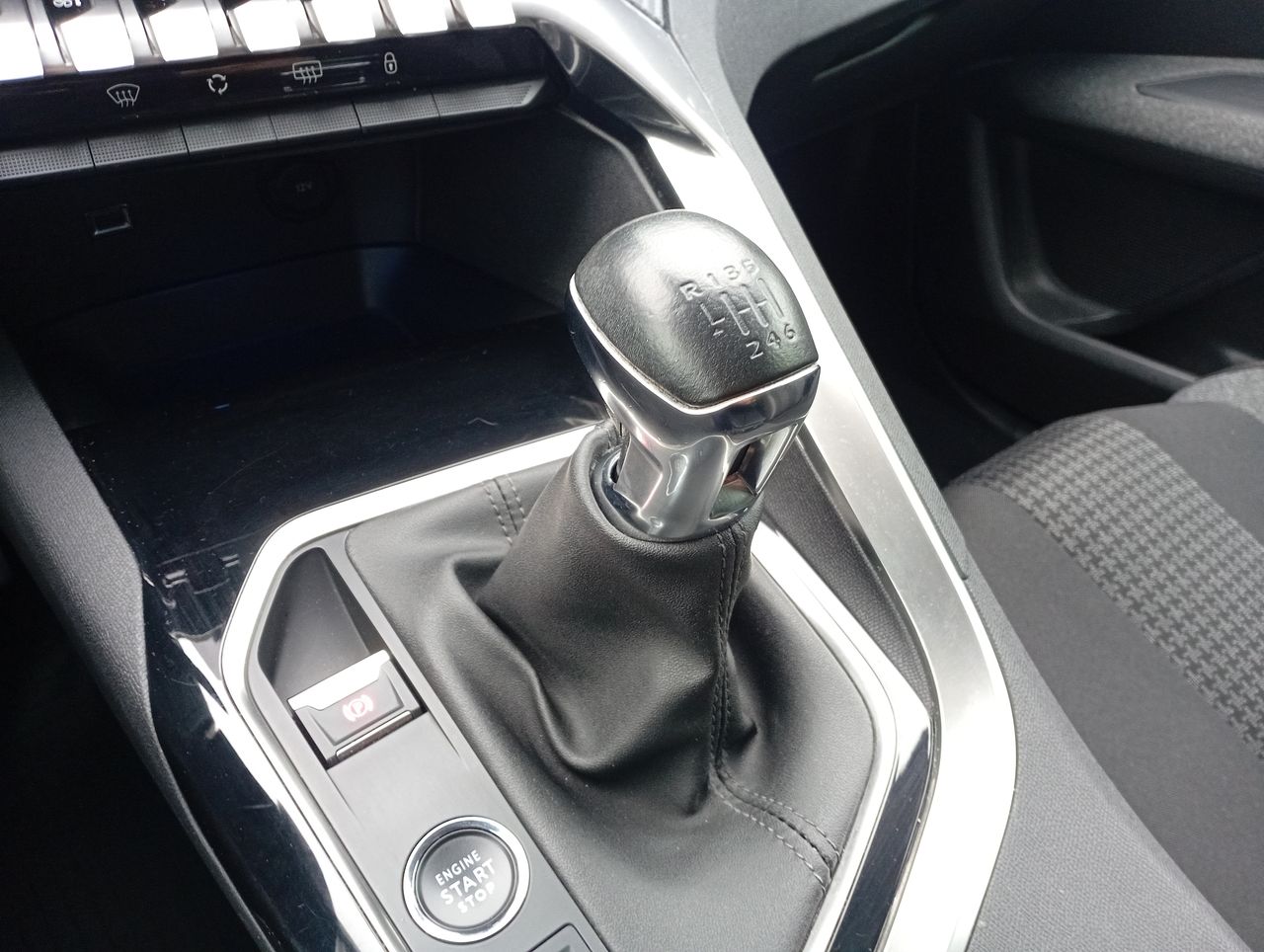 PEUGEOT - 14