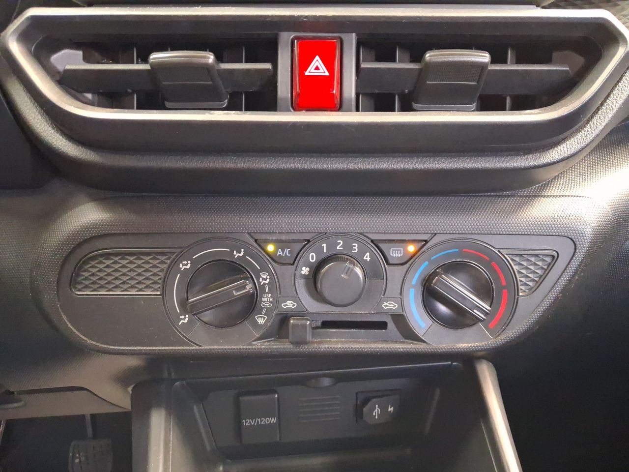 TOYOTA - 20