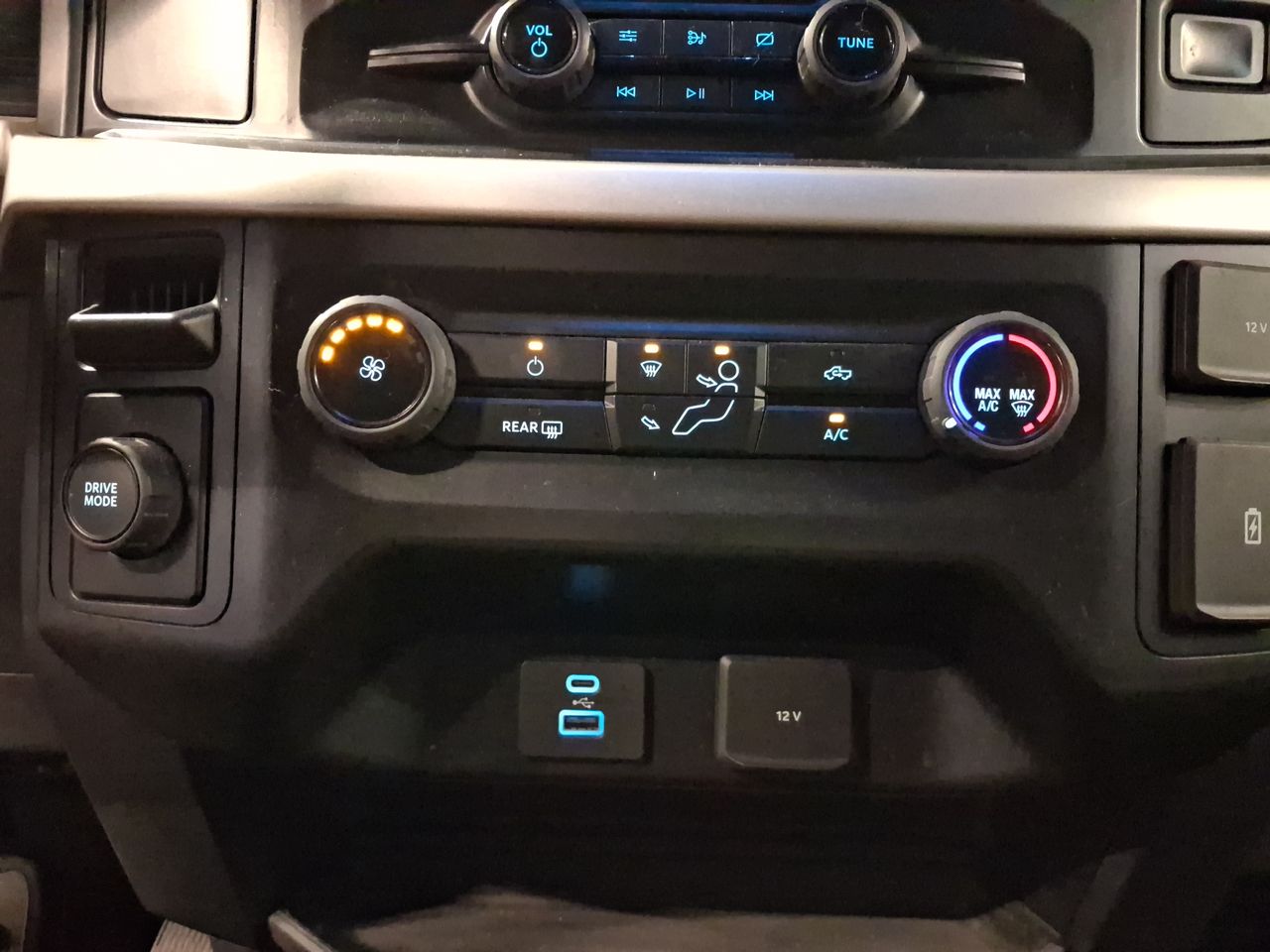 Ford F-150 — foto 21 de 24