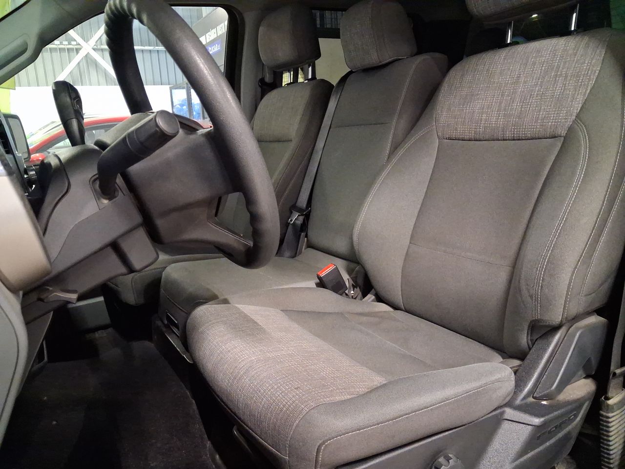 Ford F-150 — foto 15 de 24