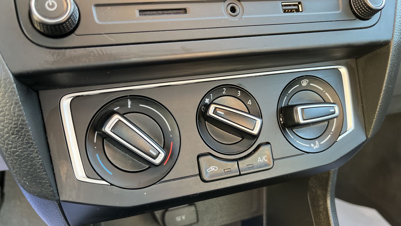 VOLKSWAGEN - 35