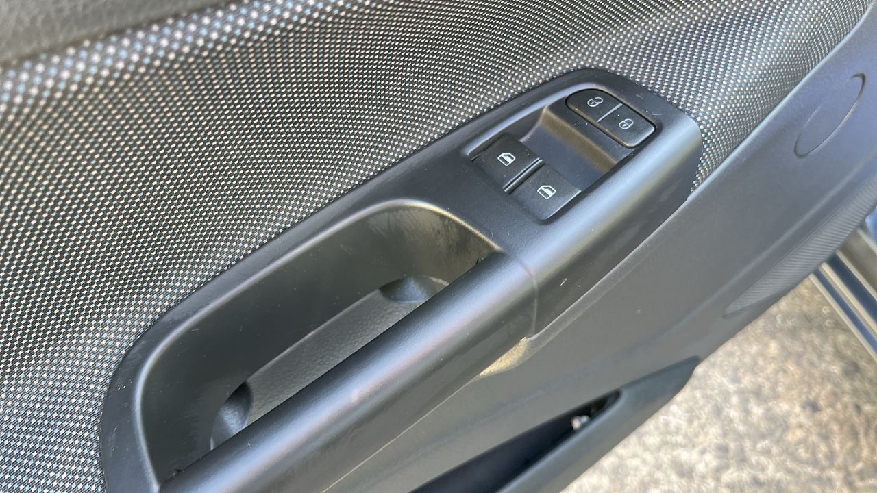VOLKSWAGEN - 27