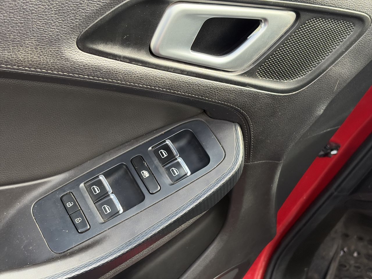 Chery Tiggo 3 — foto 13 de 20