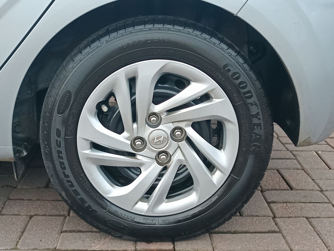 HYUNDAI - 17