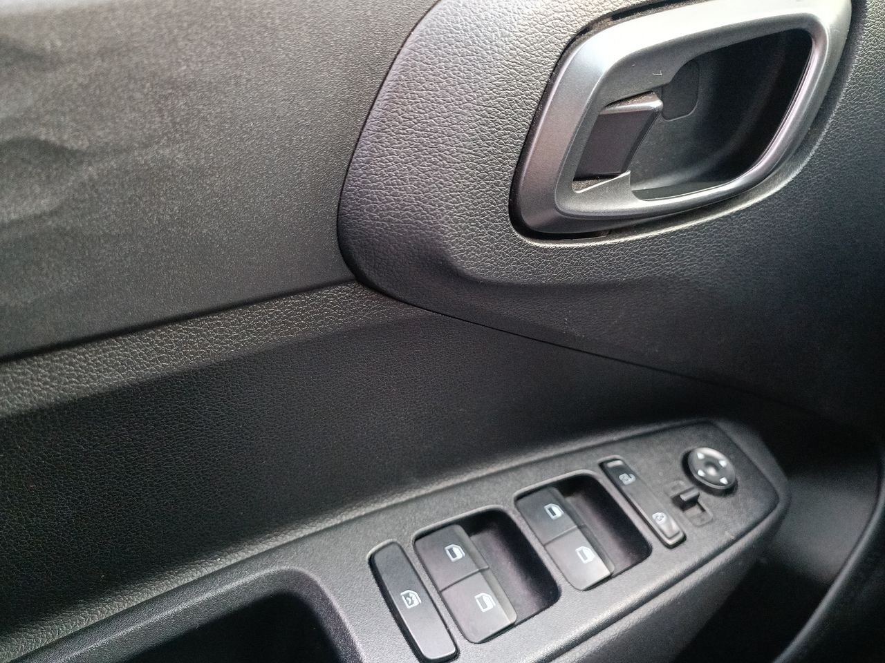 HYUNDAI - 23