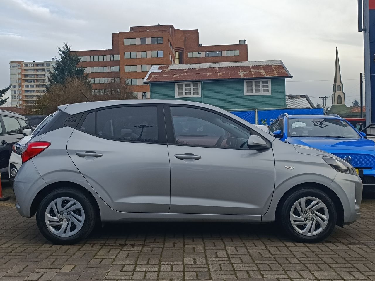 HYUNDAI - 8