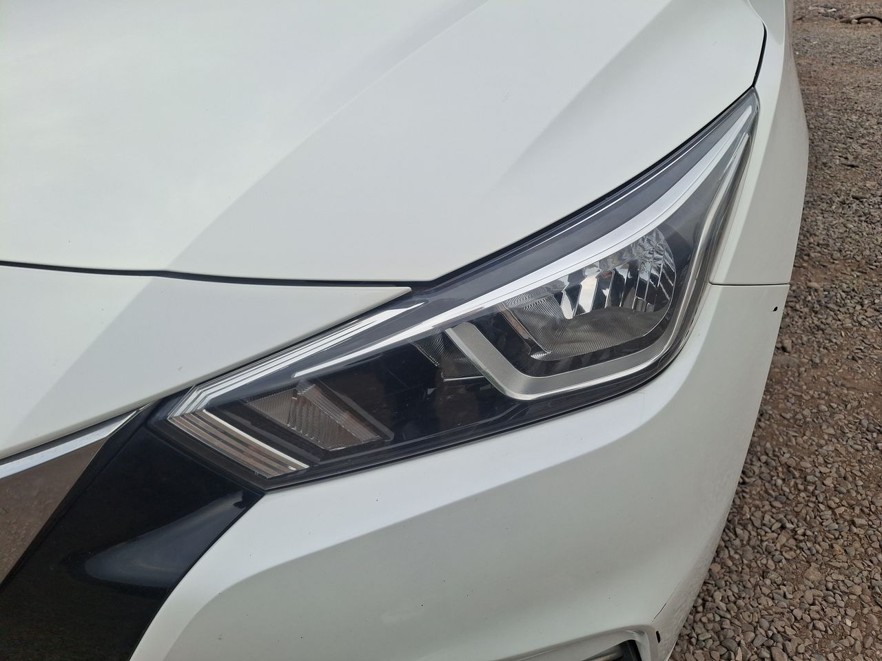 Nissan Versa — foto 10 de 20