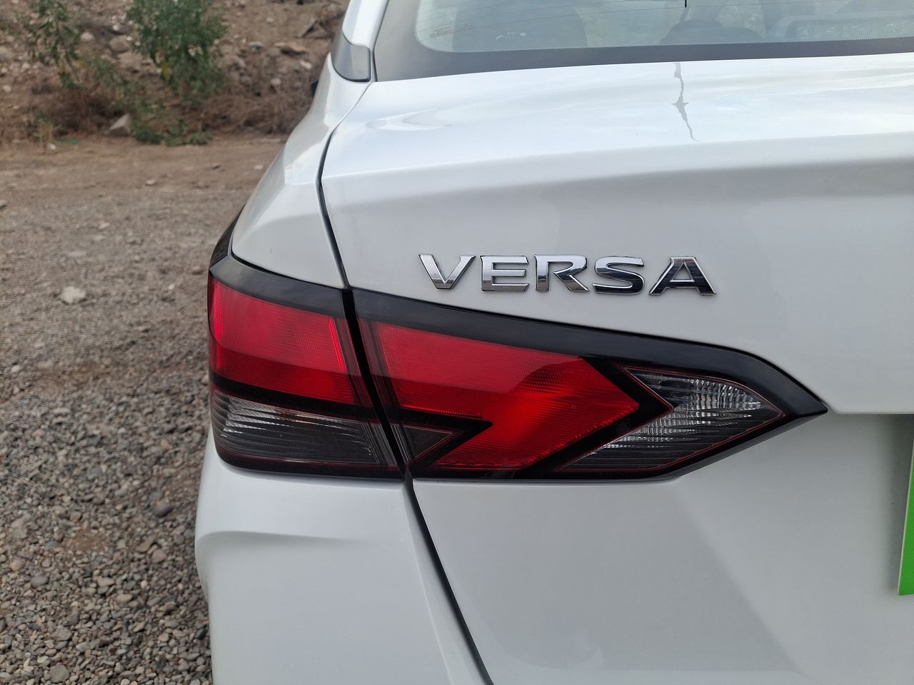 Nissan Versa — foto 11 de 20