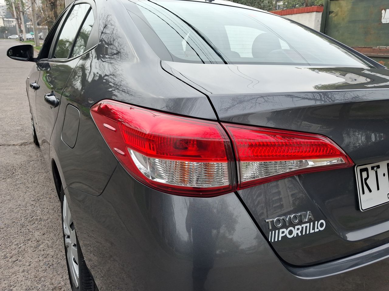 Toyota Yaris — foto 11 de 27
