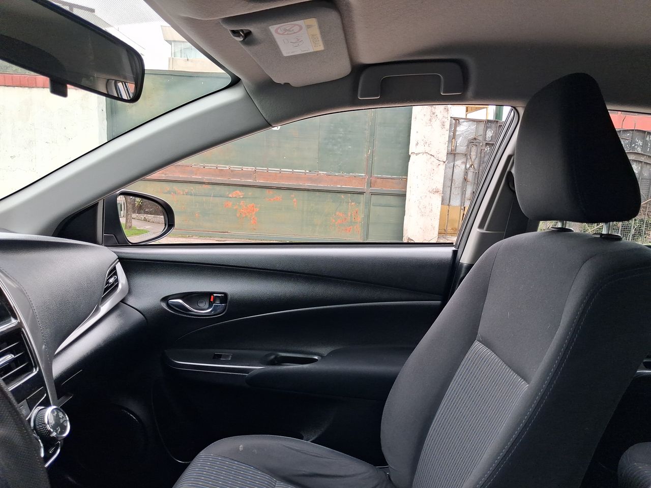 Toyota Yaris — foto 3 de 27