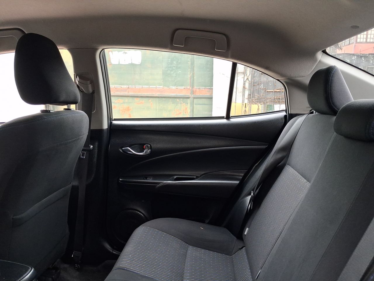 Toyota Yaris — foto 4 de 27