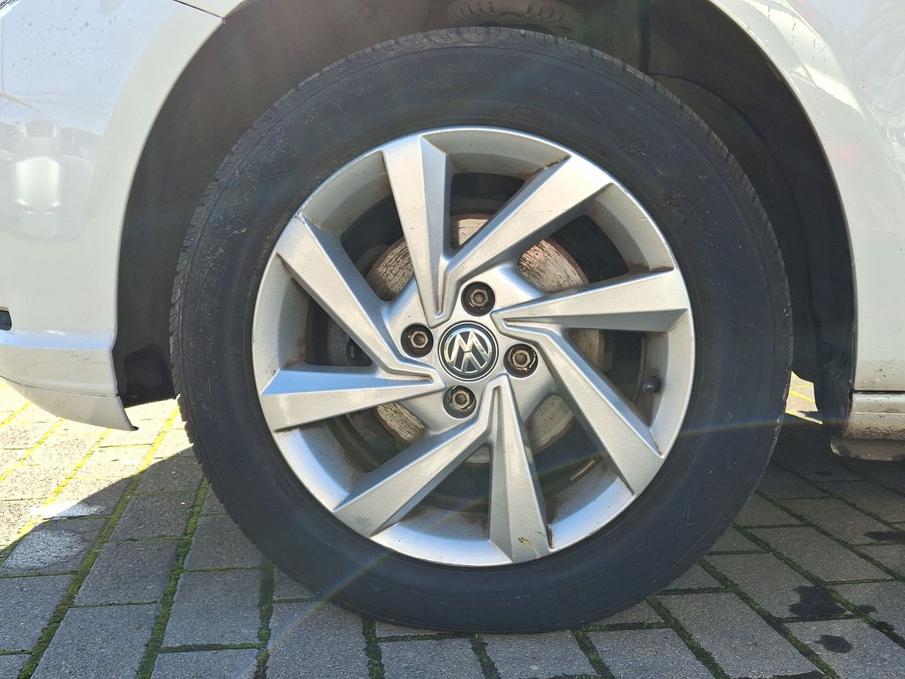 VOLKSWAGEN - 17
