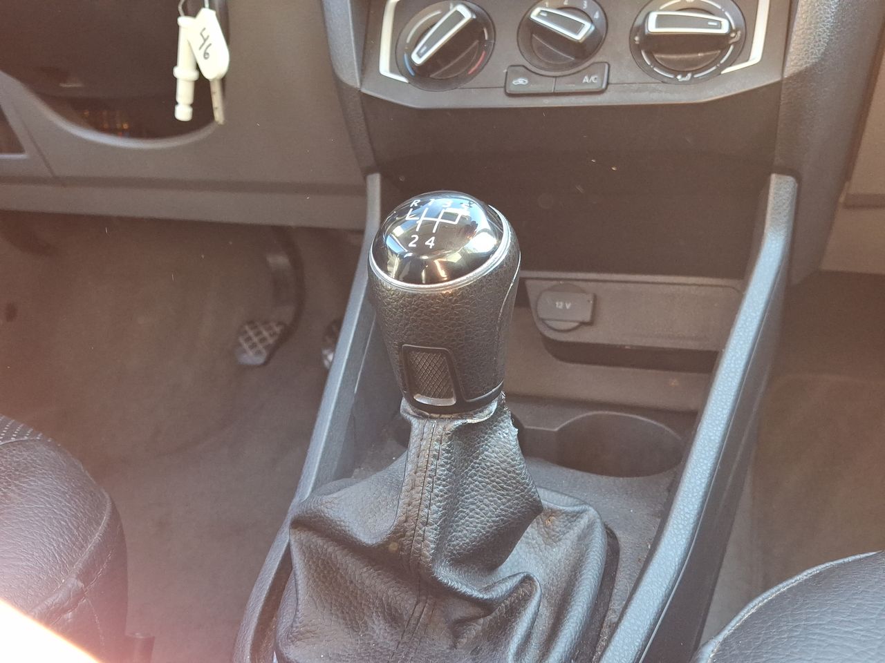 VOLKSWAGEN - 29