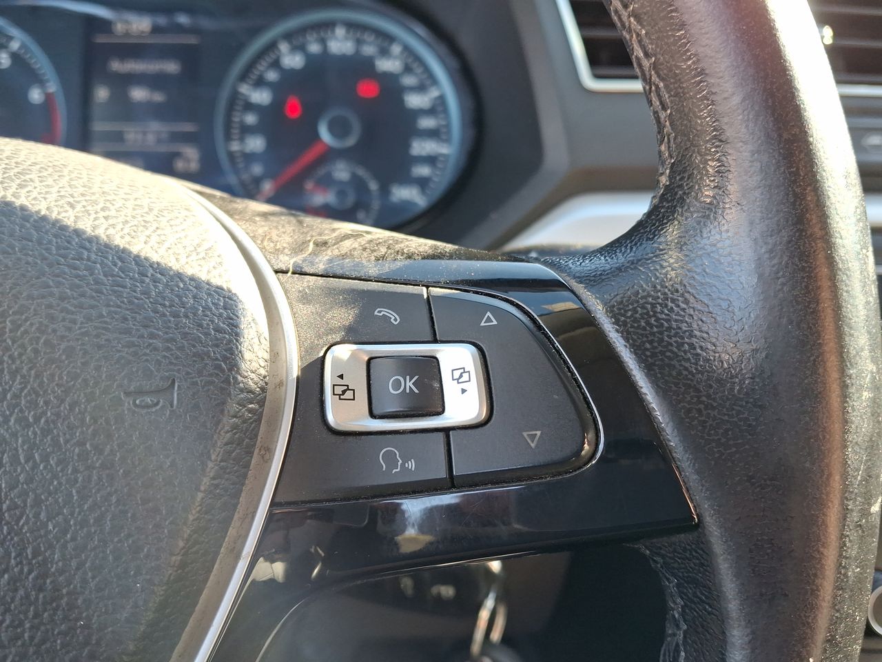 VOLKSWAGEN - 25