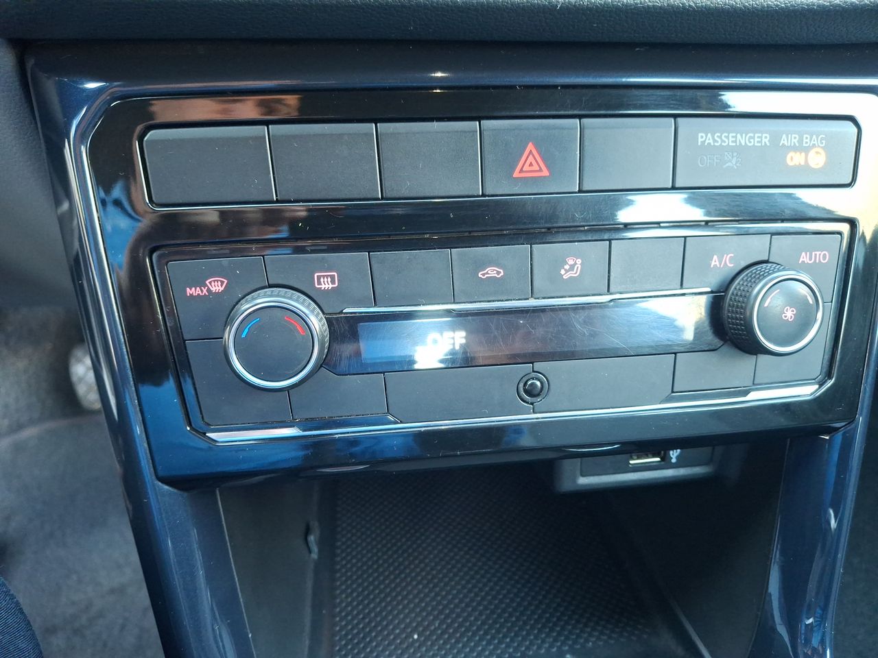 VOLKSWAGEN - 30