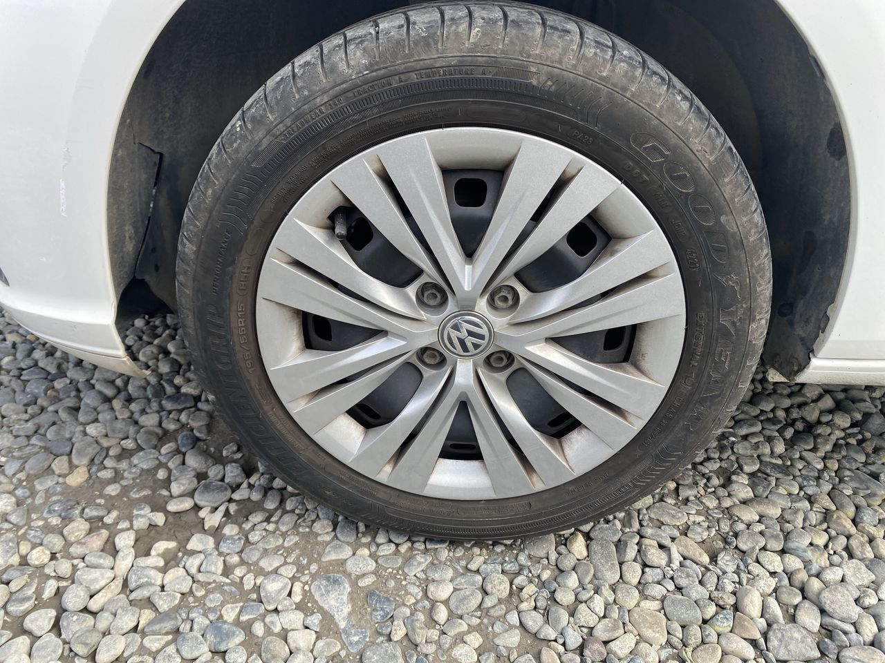 VOLKSWAGEN - 17