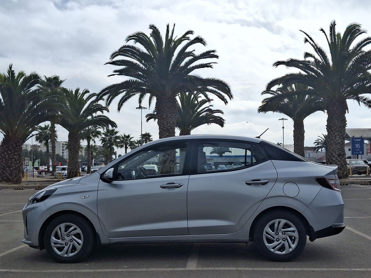 HYUNDAI - 4