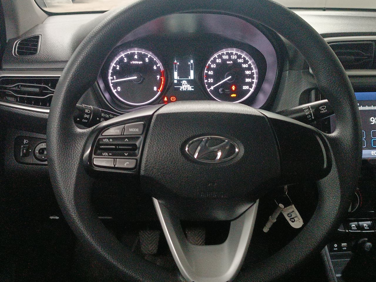 HYUNDAI - 18