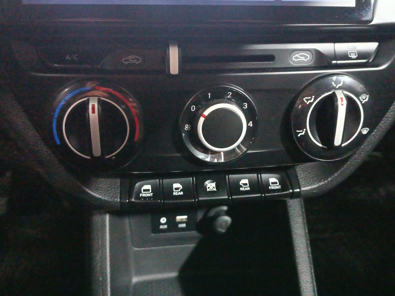 HYUNDAI - 23