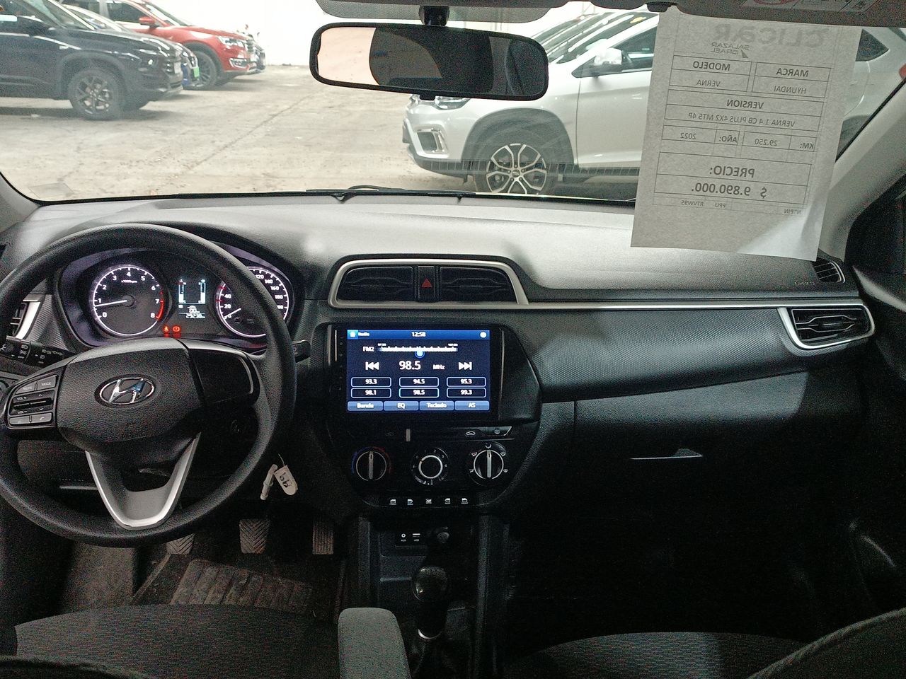 HYUNDAI - 25
