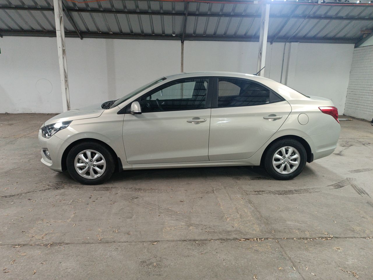 HYUNDAI - 4