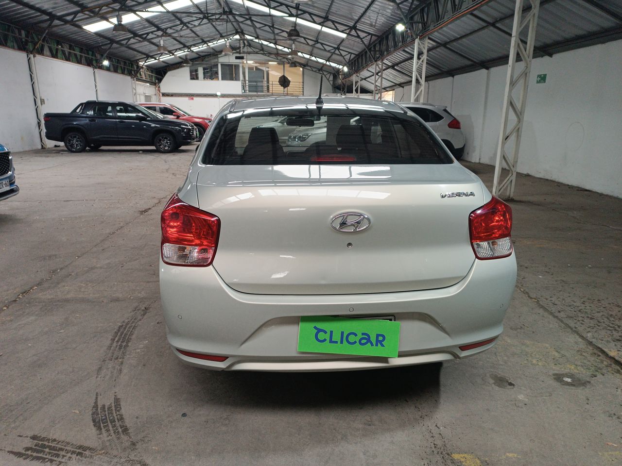 HYUNDAI - 6