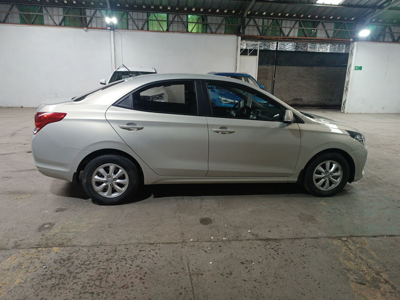 HYUNDAI - 8