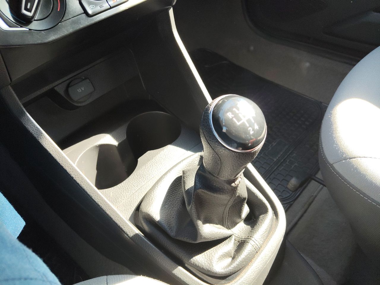 VOLKSWAGEN - 32