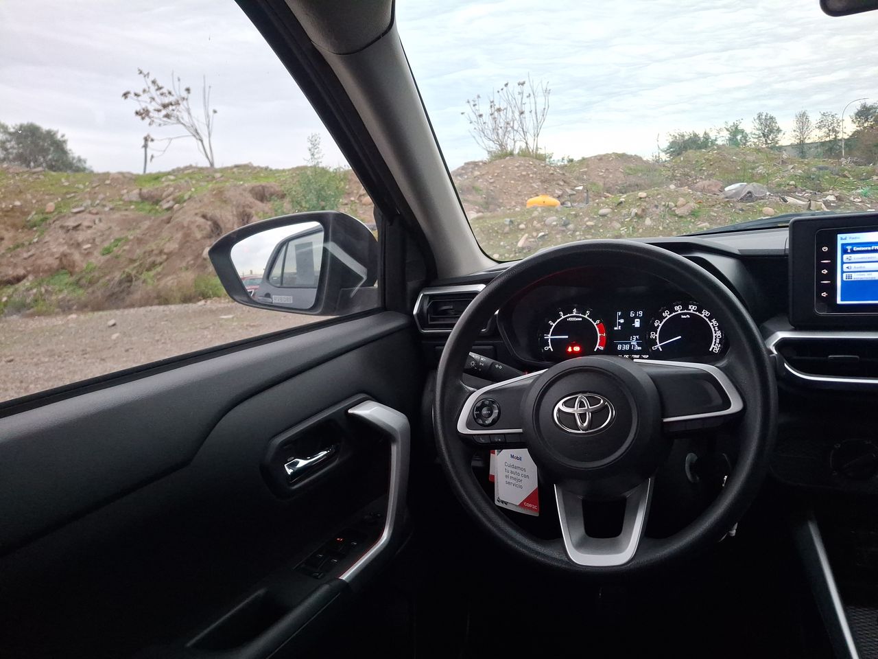 Toyota Raize — foto 9 de 23