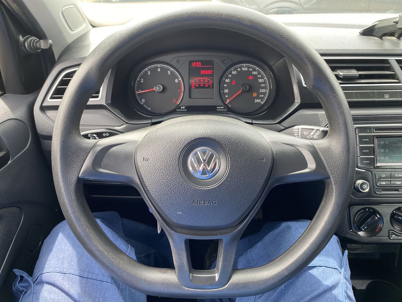 VOLKSWAGEN - 24