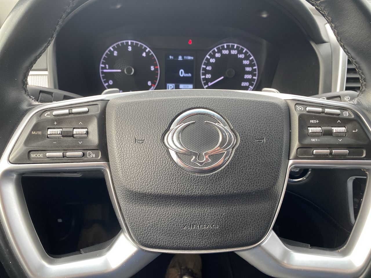 SSANGYONG - 19