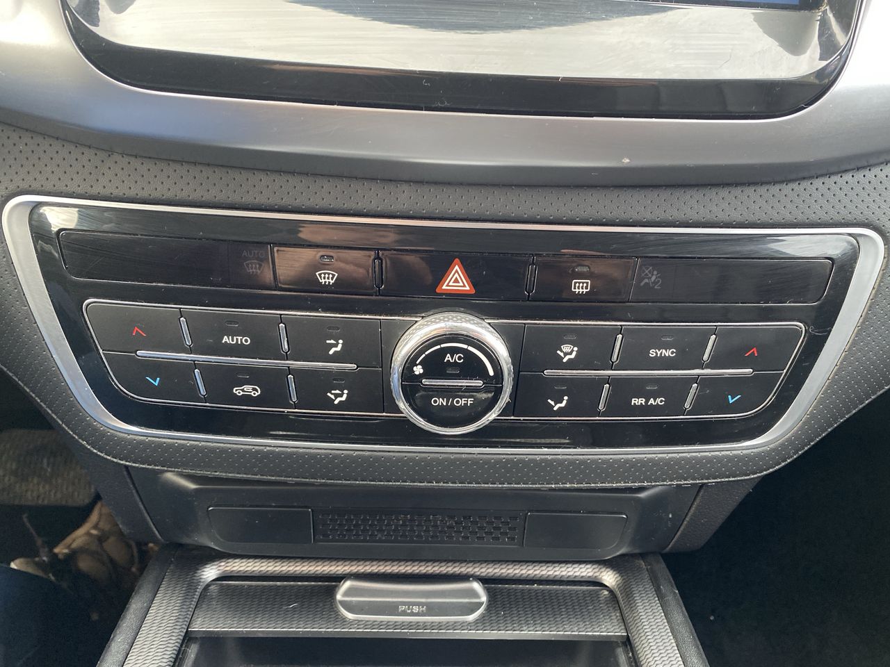SSANGYONG - 23