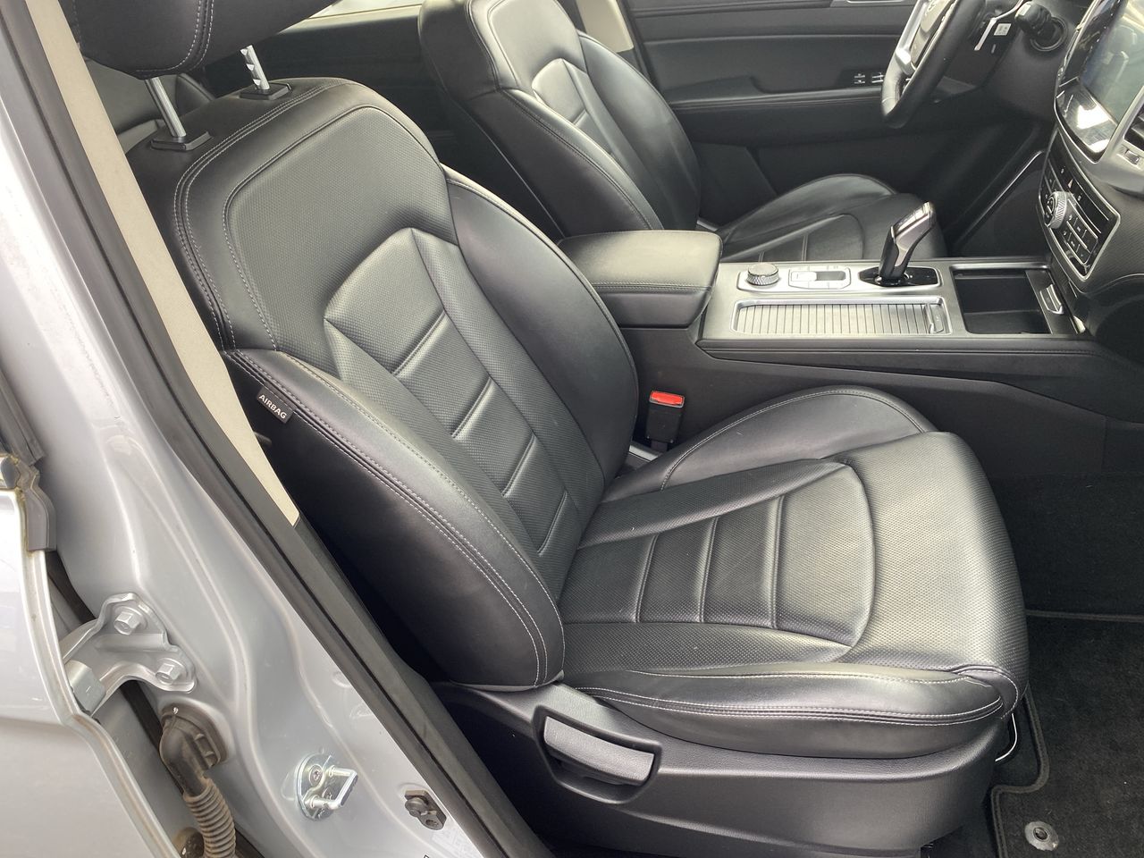 SSANGYONG - 26