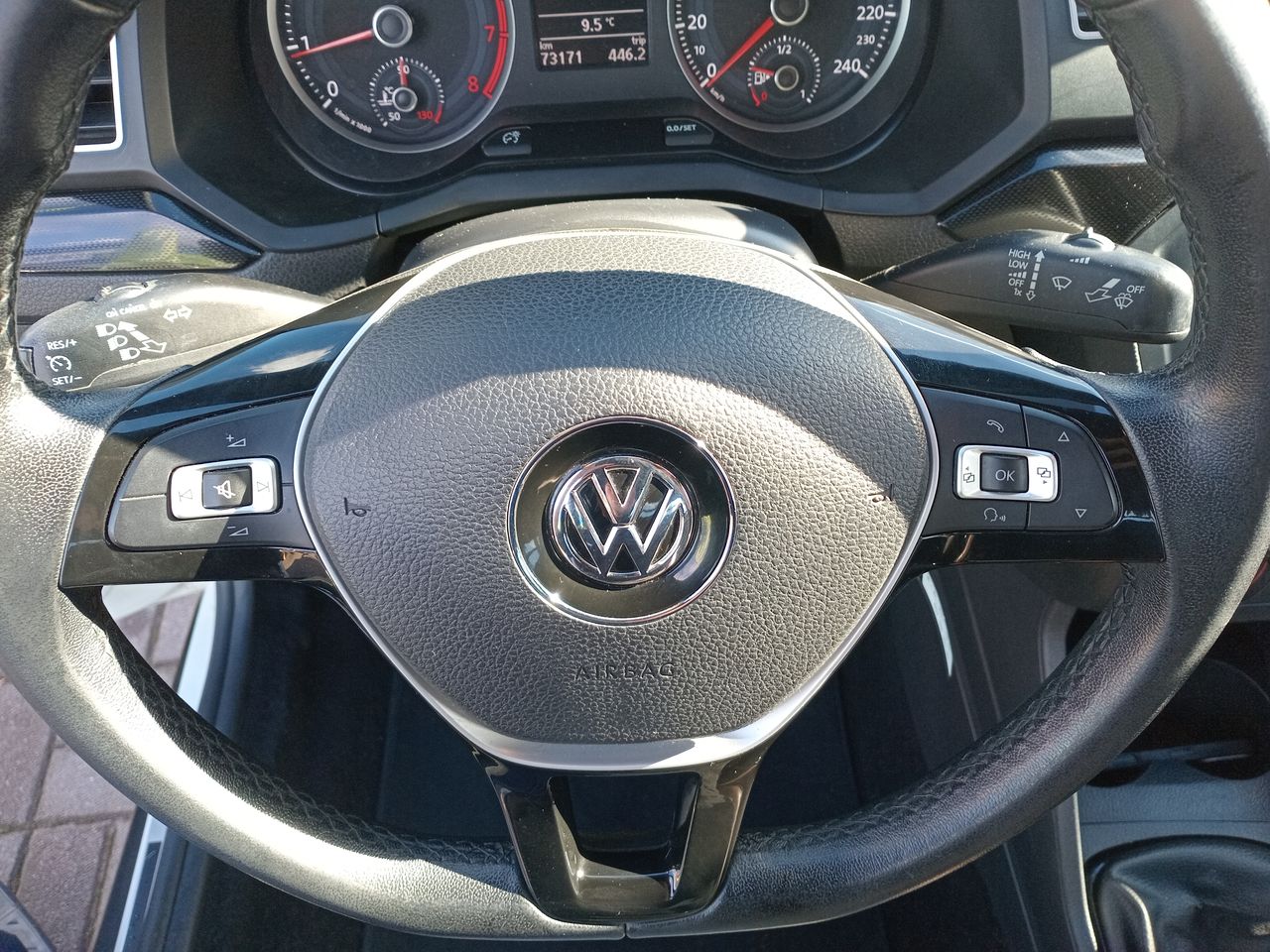 VOLKSWAGEN - 18