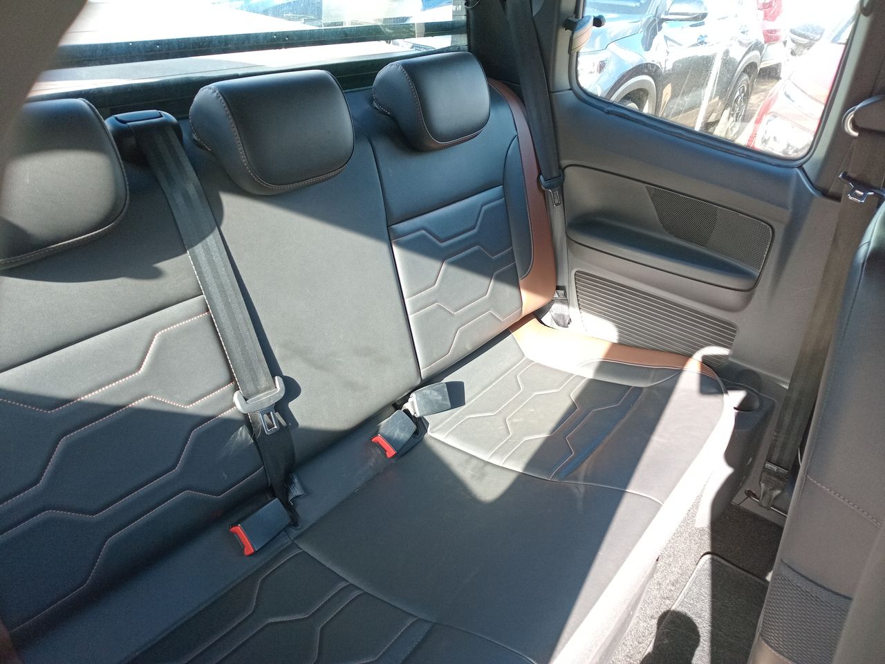 VOLKSWAGEN - 25