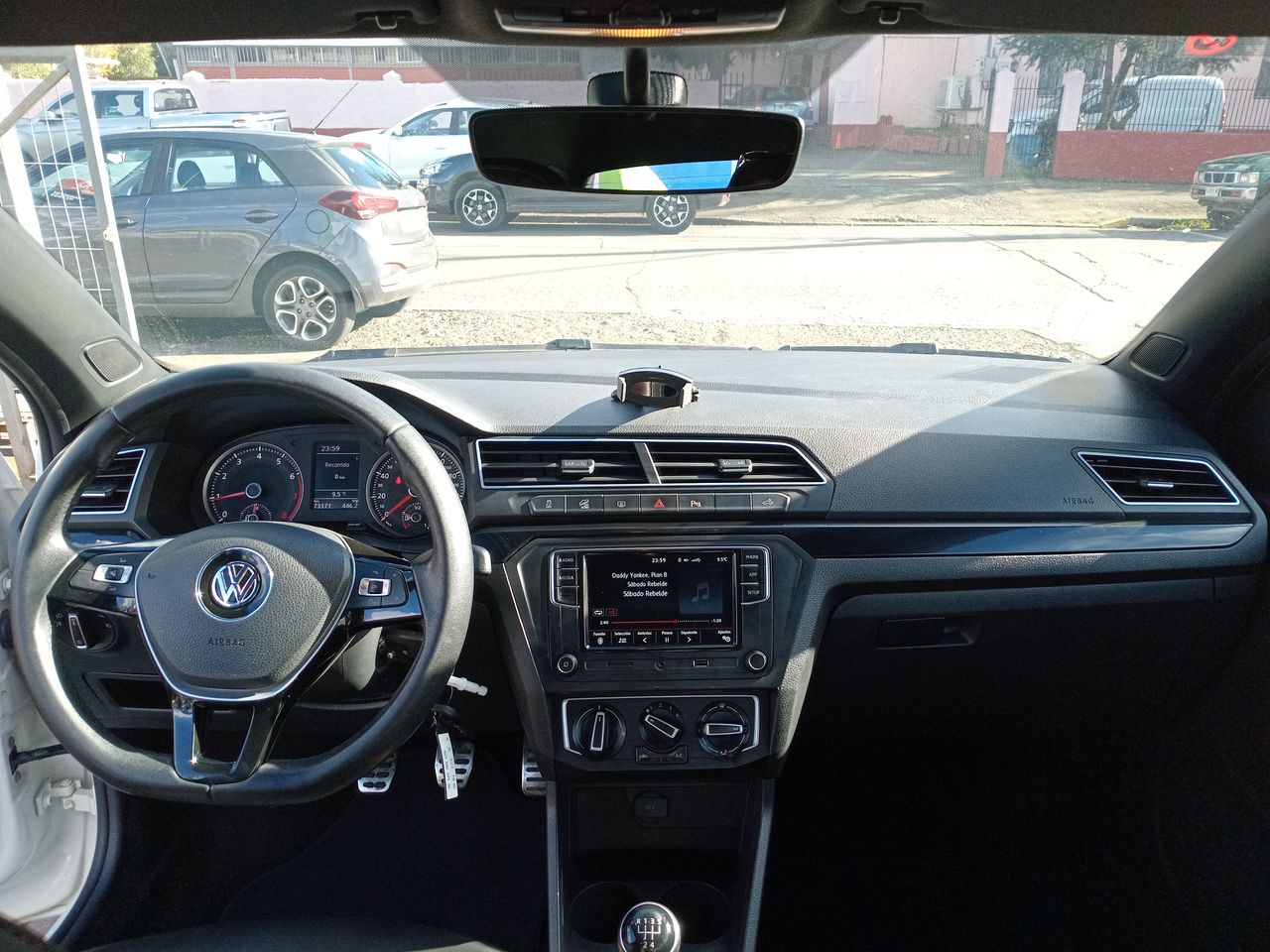 VOLKSWAGEN - 1