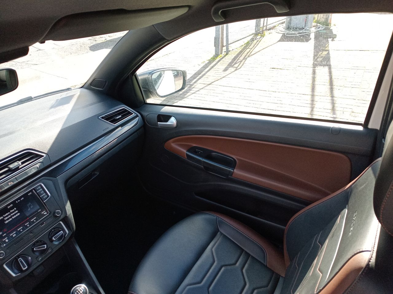 VOLKSWAGEN - 2