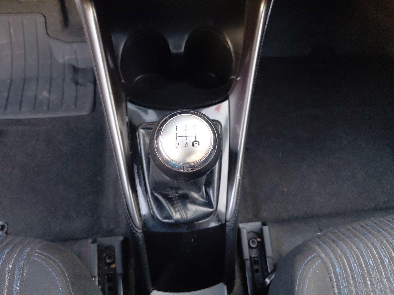 TOYOTA - 28