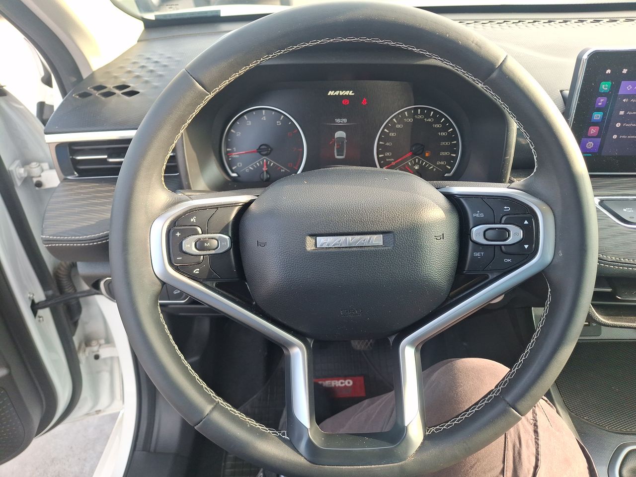 Haval Jolion — foto 24 de 31