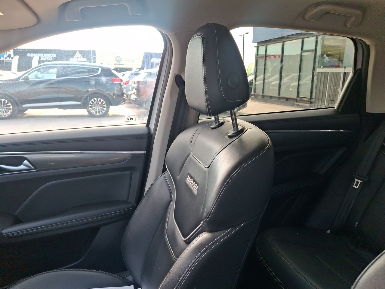 Haval Jolion — foto 12 de 31