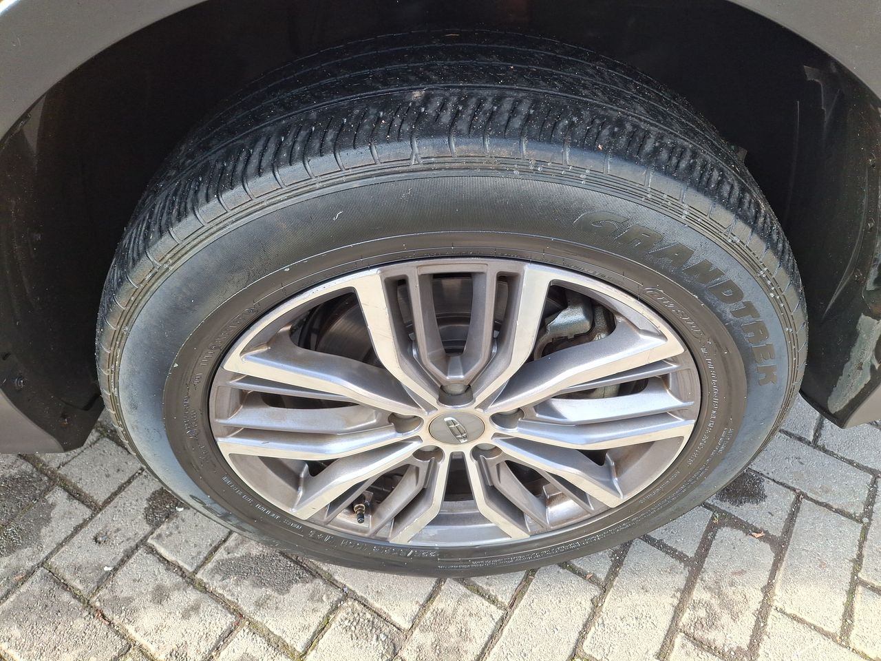 Geely Azkarra — foto 10 de 28