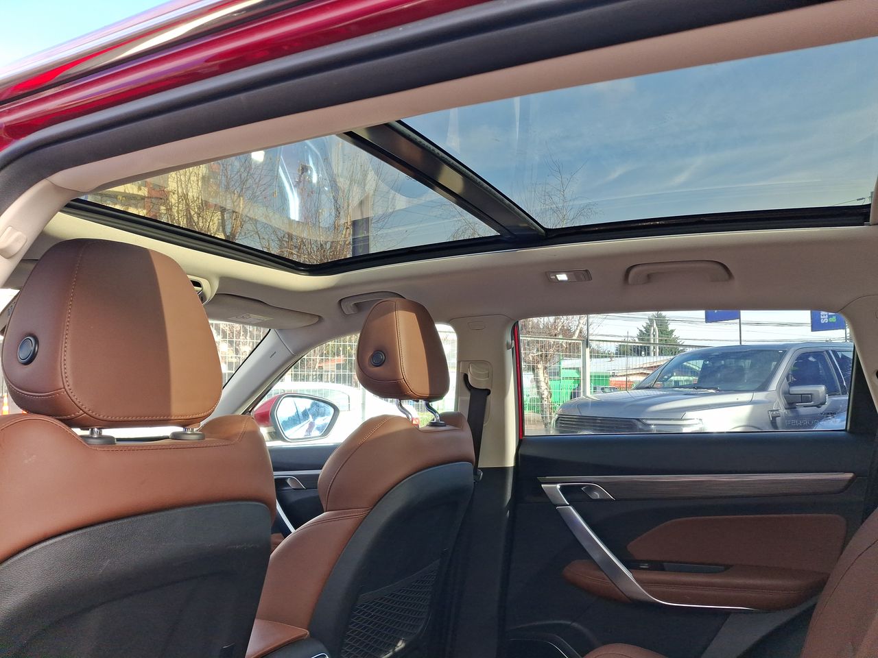 Geely Azkarra — foto 25 de 28