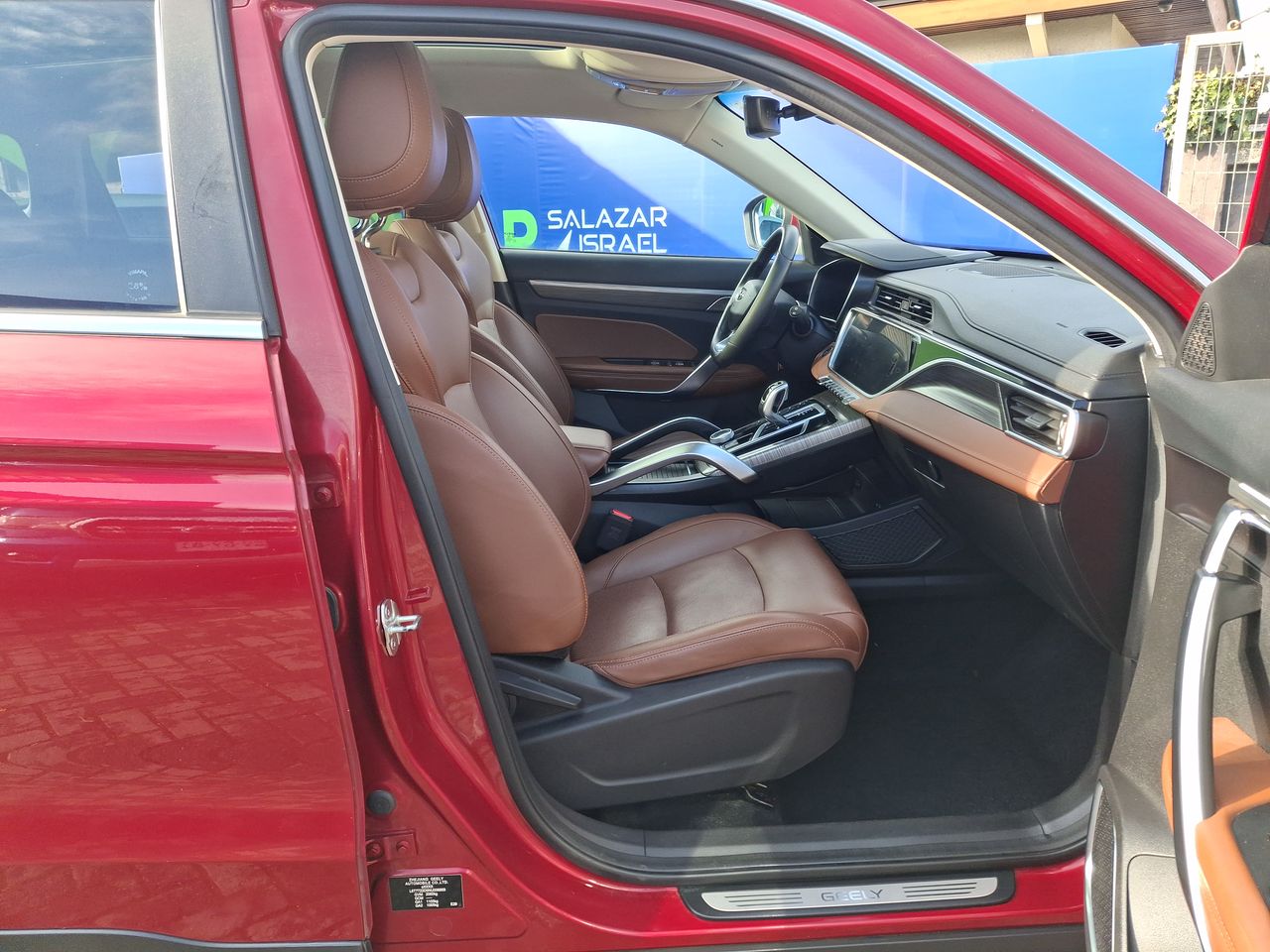 Geely Azkarra — foto 26 de 28