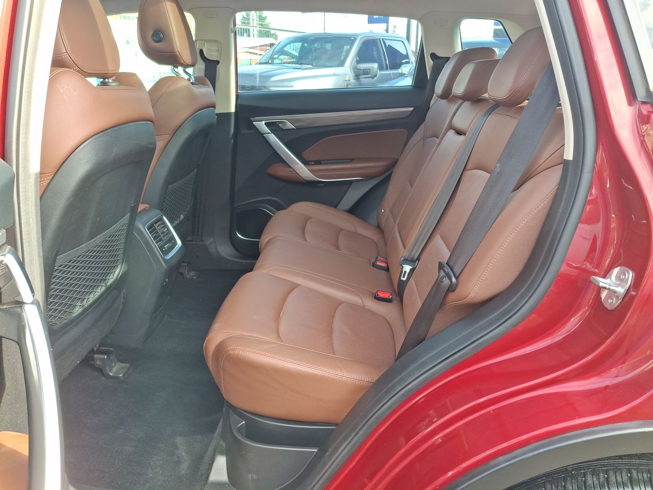 Geely Azkarra — foto 27 de 28