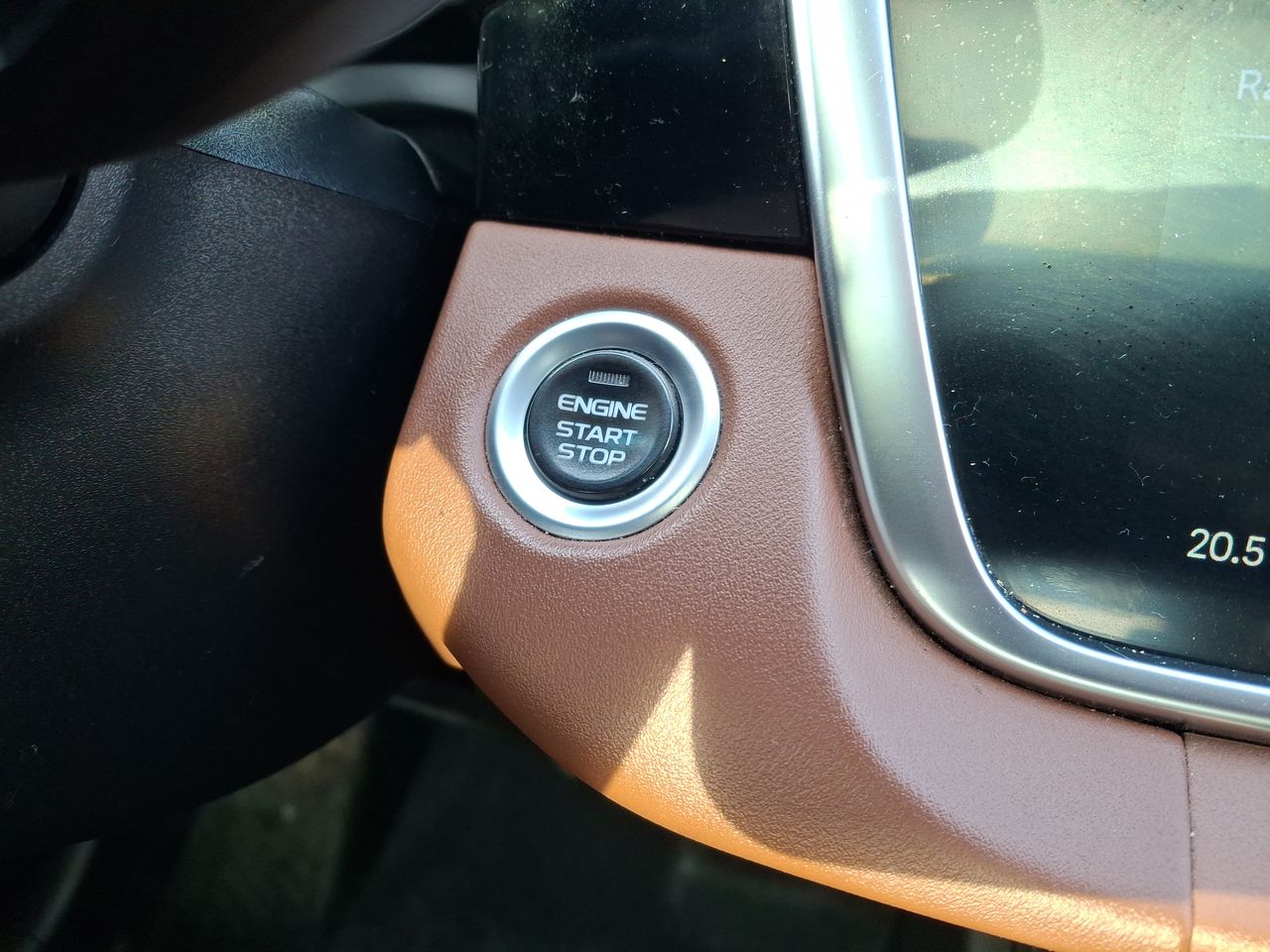 Geely Azkarra — foto 28 de 28