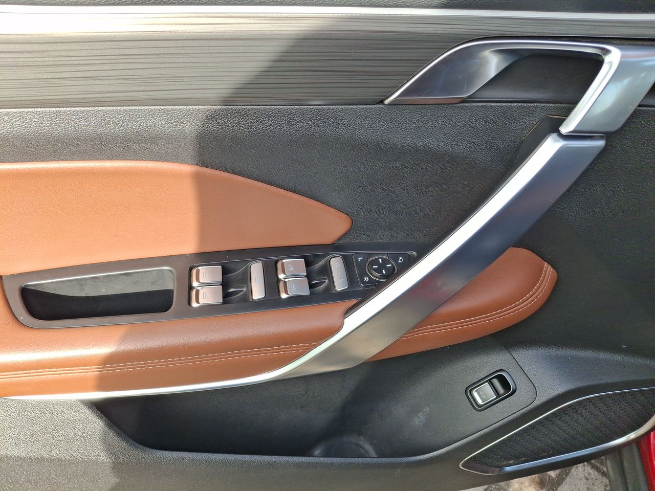 Geely Azkarra — foto 14 de 28
