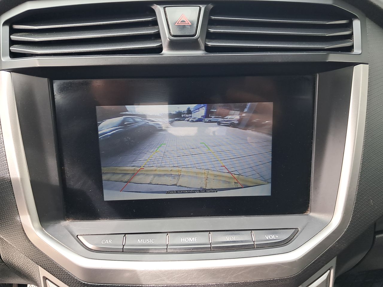 Maxus T60 — foto 20 de 25